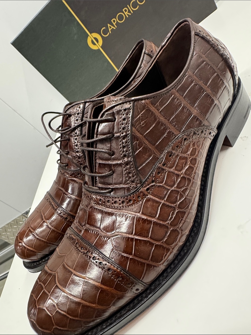Caporicci 1843 real genuine alligator made 100% in Italy size 9 one of a kind.